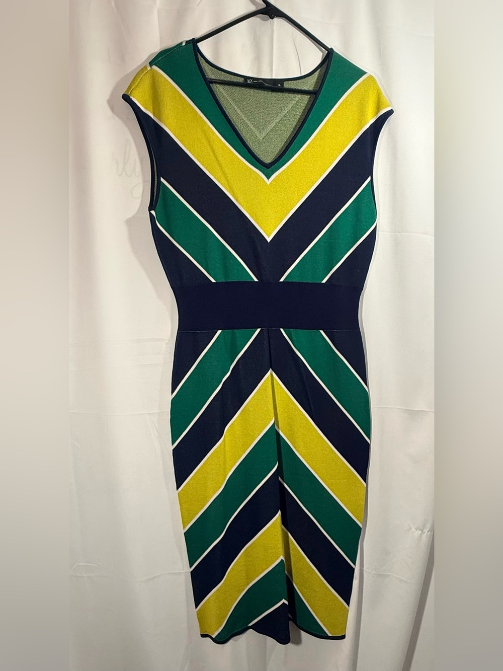 New York & Company V-Neck Chevron Sheath Dress in Navy, Green & Yellow Size XL